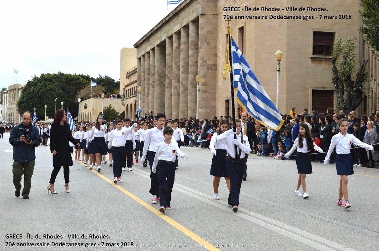 249- Rhodes- Defile Dodecanese grec.JPG